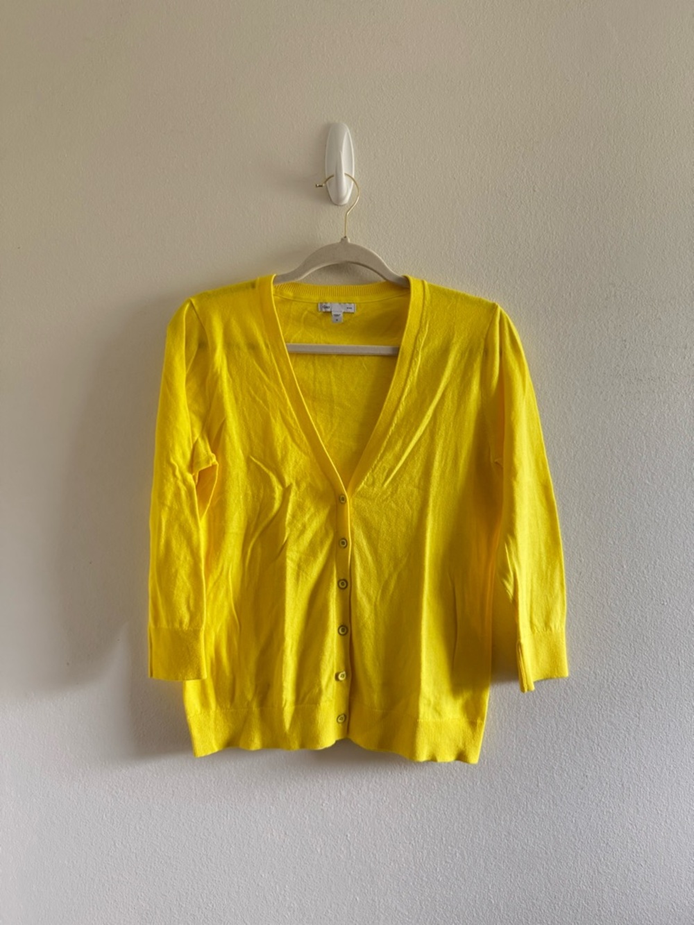 New Gap Yellow V-Neck Button-Front Women's Cardigan size Medium
